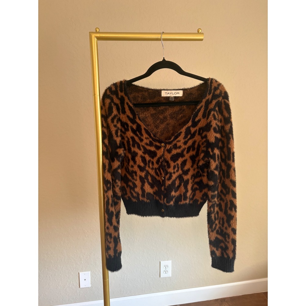 Taylor Cardigan Leopard Print Fuzzy Eyelash Knit Cropped M Layering Glam Cozy
